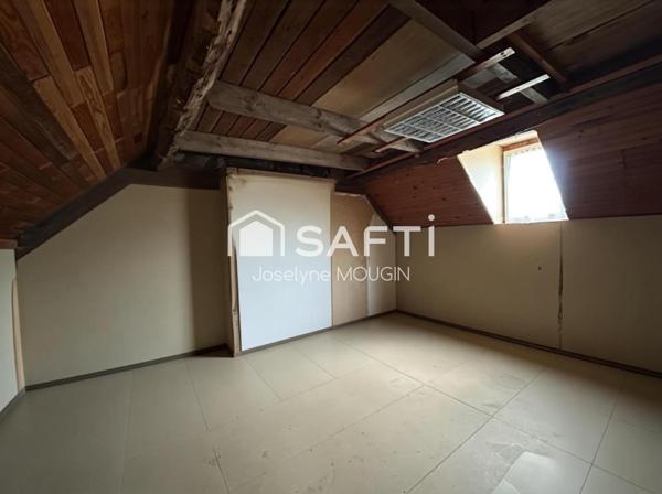 Maison principale avec jardin plus maison pour étudiants