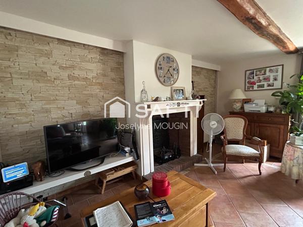 Maison principale avec jardin plus maison pour étudiants