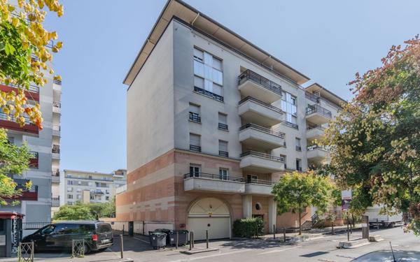 Appartement à vendre    2 pièces • 48 m2 Rosny-sous-Bois