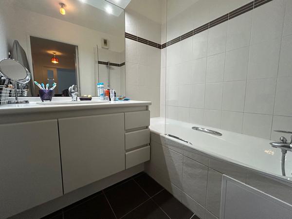 Appartement Paris 2 pièce(s) 50.42 m2