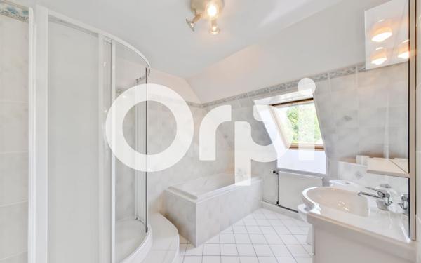 Maison à vendre    7 pièces • 250 m2 Verneuil-en-Halatte