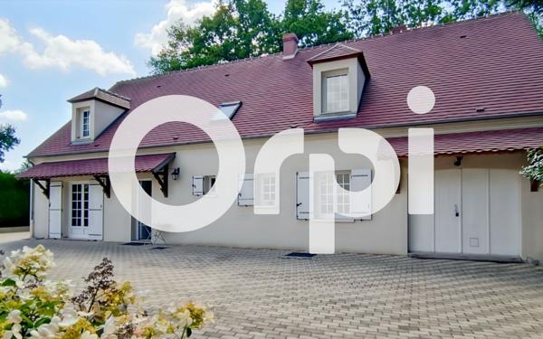 Maison à vendre    7 pièces • 250 m2 Verneuil-en-Halatte