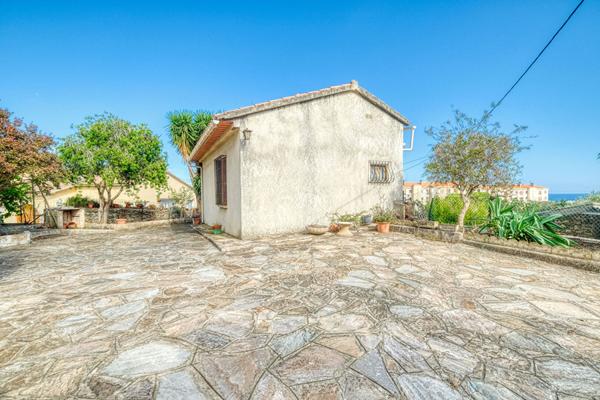 Ensemble de deux maisons individuelles T2 Bis - T3 Bis Terrain 810m² Secteur Macchione Bastia