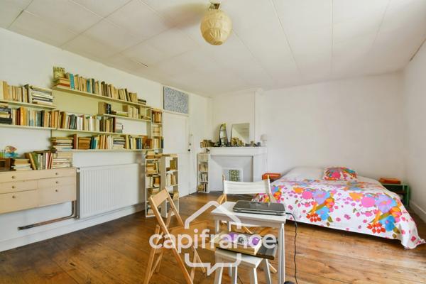 Maison à vendre 6 pièces SAINT JEAN D'ANGELY (17), CENTRE VILLE, avec jardin et dépendances