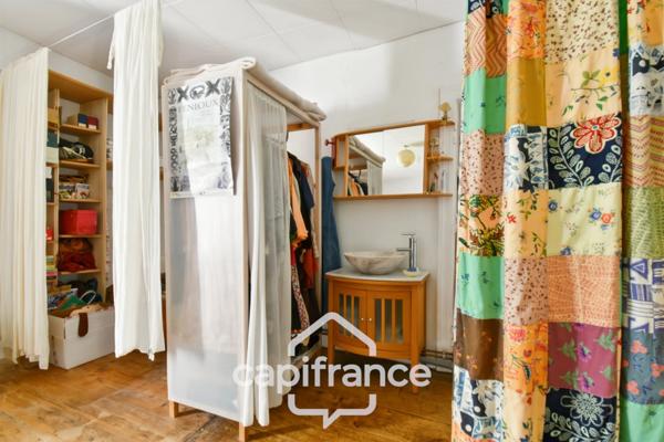 Maison à vendre 6 pièces SAINT JEAN D'ANGELY (17), CENTRE VILLE, avec jardin et dépendances