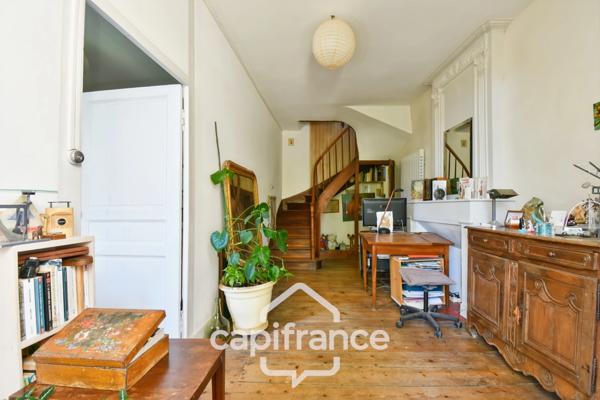 Maison à vendre 6 pièces SAINT JEAN D'ANGELY (17), CENTRE VILLE, avec jardin et dépendances