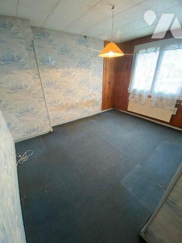 CALAIS MAISON DE VILLE 3 CHAMBRES COUR