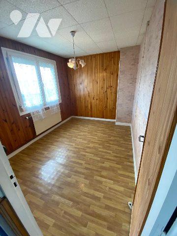 CALAIS MAISON DE VILLE 3 CHAMBRES COUR