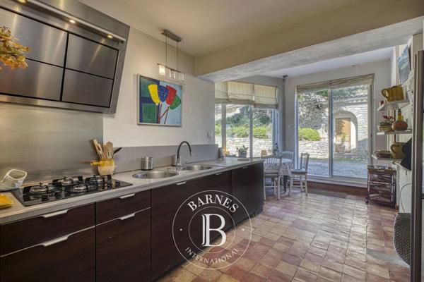 Vaison-la-Romaine, Maison 8 Chambres -  380 m² à vendre