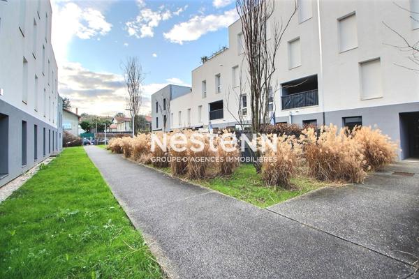 Secteur Centre ville - proche Traway T4 et metro ligne D- lumineux T2 avec balcon sans vis à vis et garage