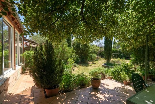 CARCASSONNE – VERZEILLE Maison de Campagne 181m² (150m² hab.) avec 2 logements et grand jardin