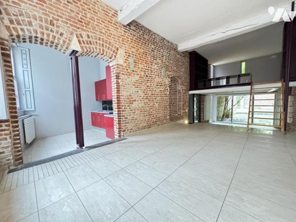 Ensemble immobilier Valenciennes centre ville immeuble de bureaux + habitation et parkings