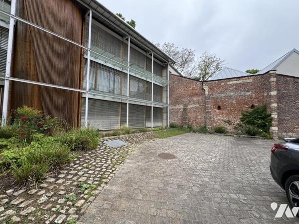 Ensemble immobilier Valenciennes centre ville immeuble de bureaux + habitation et parkings