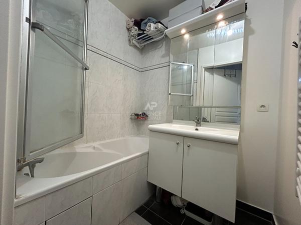 Appartement Poissy 3 pièces 52 m2 €245 000 ** - Référence 9067