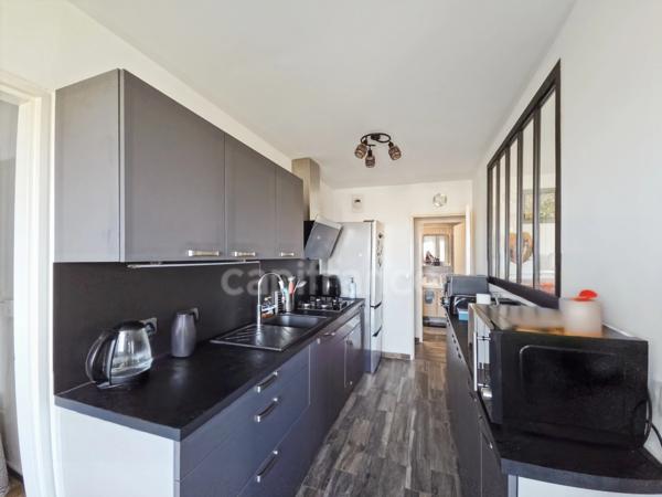 Appartement rénové à vendre 3 chambres