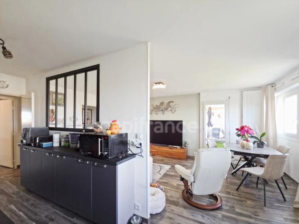 Appartement rénové à vendre 3 chambres