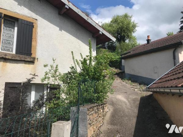 Maison sur les hauteurs de ROUGEMONT