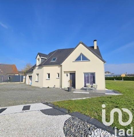 Maison traditionnelle 6 pièces de 165 m² à Mayet (72360)