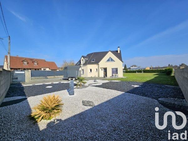 Maison traditionnelle 6 pièces de 165 m² à Mayet (72360)