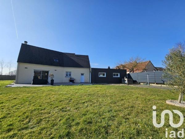 Maison traditionnelle 6 pièces de 165 m² à Mayet (72360)