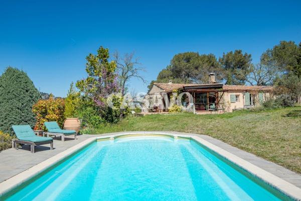 Vente Maison 7 pièces de 162m² - 13840 Rognes
