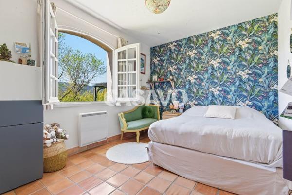 Vente Maison 7 pièces de 162m² - 13840 Rognes