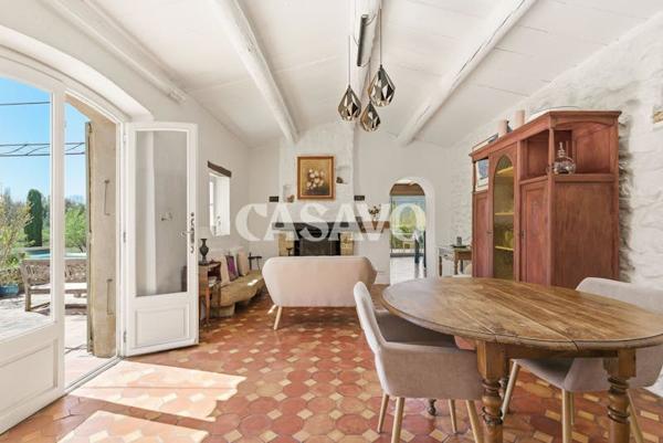 Vente Maison 7 pièces de 162m² - 13840 Rognes