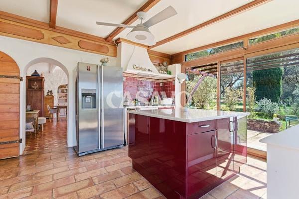 Vente Maison 7 pièces de 162m² - 13840 Rognes