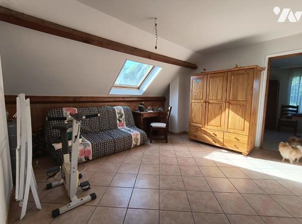 Vente A LA FERTE-MILON - GRAND PAVILLON D'HABITATION