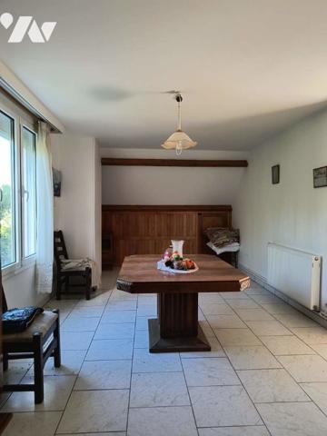 Vente A LA FERTE-MILON - GRAND PAVILLON D'HABITATION