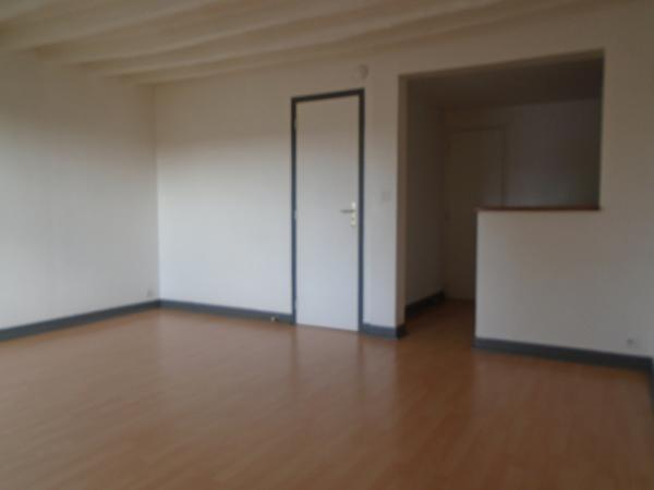 Appartement 2 pièces de 42,13 m² à louer à CLOYES LES TROIS RIVIERES (28220).