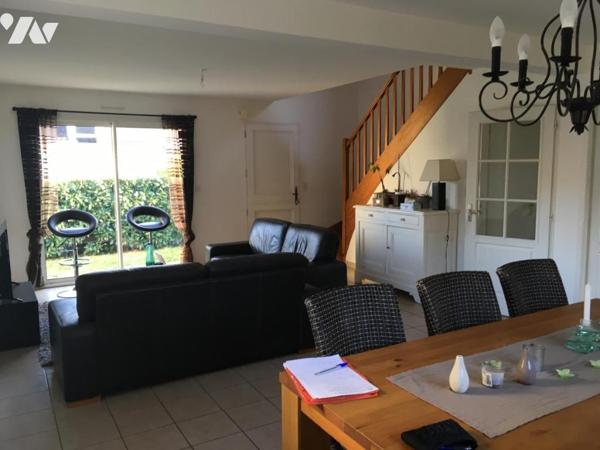 ORVAULT, Petit Chantilly. Maison de 4 chambres dont une de plain-pied. Garage et jardin. Libre 