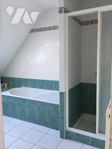 ORVAULT, Petit Chantilly. Maison de 4 chambres dont une de plain-pied. Garage et jardin. Libre 