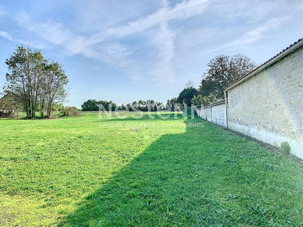 À VENDRE Terrain constructible de 1 342 m² à Saint-Étienne-de-Brillouet entre Sainte-Hermine et Fontenay-le-Comte.