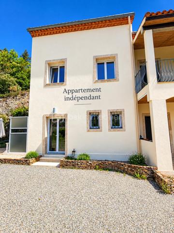 *** EXCLUSIVITE - SAINT PONS DE THOMIERES - GRANDE MAISON ENTIEREMENT RENOVEE - APPARTEMENT INDEPENDANT - 2 GARAGES - 8.4HECTARES DE TERRAIN ***

Et si votre prochaine maison était perchée au-dessus du Haut-Languedoc ?

🏡 Entièrement rénovée en 2026, la maison offre 136 m² habitables et près de 340 m² utiles.
À l’heure des bouleversements climatiques, sa conception a quelque chose de particulièrement rassurant : structure renforcée, piliers et planchers béton, toiture sur dalle béton inclinée, accès bétonné… Une maison solide, pensée pour durer.

🌿 HAUT-LANGUEDOC – ENTIÈREMENT RÉNOVÉE – 340 M² UTILES – 8,4 HECTARES

ICI, VOUS N’ACHETEZ PAS UNE MAISON À RÉNOVER : TOUT A ÉTÉ REFAIT ET JAMAIS SERVI

Dans un environnement naturel exceptionnel, avec une VUE IMPRENABLE, découvrez cette propriété entièrement rénovée en 2026, offrant 136 m² HABITABLES pour environ 340 m² DE SURFACE UTILE.

La rénovation est particulièrement complète : TOITURE sur plancher béton incliné, structure renforcée, électricité, isolation, canalisations, menuiseries, façades, sols, cuisine, salles d’eau… La maison présente aujourd’hui un ÉTAT PROCHE DU NEUF.

🔥 Très peu énergivore – DPE C / GES A
🛏️ 4 CHAMBRES, dont une superbe suite parentale d’environ 50 m²
🌄 Terrasse plein Sud de 25 m² avec vue dominante
🚗 DOUBLE GARAGE DE 50 M² + grand parking
🌲 8,4 HECTARES de forêt et montagne, dont environ 2 000 m² exploitables autour de la maison

Et son atout supplémentaire : un véritable APPARTEMENT INDÉPENDANT DE 50 M², entièrement équipé, climatisé, avec TERRASSE PRIVATIVE. Idéal pour recevoir, loger ses parents en toute indépendance ou développer une activité locative.

UNE PROPRIÉTÉ ATYPIQUE, ENTIÈREMENT RÉNOVÉE ET PRÊTE À VIVRE.

📩 Contactez-nous pour la découvrir.

🌿 Et si vous imaginiez ici un projet de tourisme nature ?
Sous réserve des autorisations nécessaires, le terrain pourrait permettre d’envisager l’installation de plusieurs hébergements autonomes et écoresponsables : chalets nature, séjours déconnexion, vacances au vert… Un concept particulièrement cohérent avec cet environnement touristique.

Vous recherchez de l’espace, de l’indépendance, une vue exceptionnelle et un bien qui ne ressemble à aucun autre ?

Il y a des maisons que l’on décrit facilement… et d’autres qu’il faut venir découvrir. La visite fera le reste...
📩 Contactez-nous pour la découvrir.