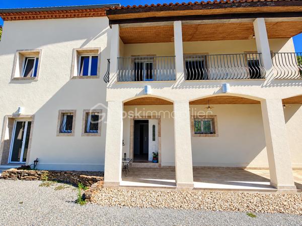 *** EXCLUSIVITE - SAINT PONS DE THOMIERES - GRANDE MAISON ENTIEREMENT RENOVEE - APPARTEMENT INDEPENDANT - 2 GARAGES - 8.4HECTARES DE TERRAIN ***

Et si votre prochaine maison était perchée au-dessus du Haut-Languedoc ?

🏡 Entièrement rénovée en 2026, la maison offre 136 m² habitables et près de 340 m² utiles.
À l’heure des bouleversements climatiques, sa conception a quelque chose de particulièrement rassurant : structure renforcée, piliers et planchers béton, toiture sur dalle béton inclinée, accès bétonné… Une maison solide, pensée pour durer.

🌿 HAUT-LANGUEDOC – ENTIÈREMENT RÉNOVÉE – 340 M² UTILES – 8,4 HECTARES

ICI, VOUS N’ACHETEZ PAS UNE MAISON À RÉNOVER : TOUT A ÉTÉ REFAIT ET JAMAIS SERVI

Dans un environnement naturel exceptionnel, avec une VUE IMPRENABLE, découvrez cette propriété entièrement rénovée en 2026, offrant 136 m² HABITABLES pour environ 340 m² DE SURFACE UTILE.

La rénovation est particulièrement complète : TOITURE sur plancher béton incliné, structure renforcée, électricité, isolation, canalisations, menuiseries, façades, sols, cuisine, salles d’eau… La maison présente aujourd’hui un ÉTAT PROCHE DU NEUF.

🔥 Très peu énergivore – DPE C / GES A
🛏️ 4 CHAMBRES, dont une superbe suite parentale d’environ 50 m²
🌄 Terrasse plein Sud de 25 m² avec vue dominante
🚗 DOUBLE GARAGE DE 50 M² + grand parking
🌲 8,4 HECTARES de forêt et montagne, dont environ 2 000 m² exploitables autour de la maison

Et son atout supplémentaire : un véritable APPARTEMENT INDÉPENDANT DE 50 M², entièrement équipé, climatisé, avec TERRASSE PRIVATIVE. Idéal pour recevoir, loger ses parents en toute indépendance ou développer une activité locative.

UNE PROPRIÉTÉ ATYPIQUE, ENTIÈREMENT RÉNOVÉE ET PRÊTE À VIVRE.

📩 Contactez-nous pour la découvrir.

🌿 Et si vous imaginiez ici un projet de tourisme nature ?
Sous réserve des autorisations nécessaires, le terrain pourrait permettre d’envisager l’installation de plusieurs hébergements autonomes et écoresponsables : chalets nature, séjours déconnexion, vacances au vert… Un concept particulièrement cohérent avec cet environnement touristique.

Vous recherchez de l’espace, de l’indépendance, une vue exceptionnelle et un bien qui ne ressemble à aucun autre ?

Il y a des maisons que l’on décrit facilement… et d’autres qu’il faut venir découvrir. La visite fera le reste...
📩 Contactez-nous pour la découvrir.