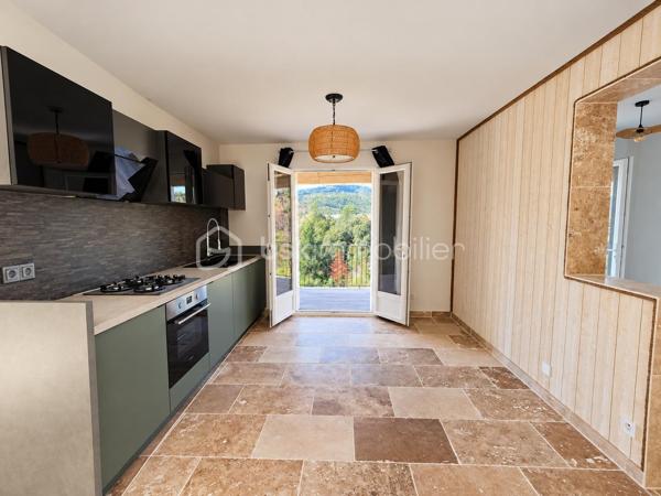 *** EXCLUSIVITE - SAINT PONS DE THOMIERES - GRANDE MAISON ENTIEREMENT RENOVEE - APPARTEMENT INDEPENDANT - 2 GARAGES - 8.4HECTARES DE TERRAIN ***

Et si votre prochaine maison était perchée au-dessus du Haut-Languedoc ?

🏡 Entièrement rénovée en 2026, la maison offre 136 m² habitables et près de 340 m² utiles.
À l’heure des bouleversements climatiques, sa conception a quelque chose de particulièrement rassurant : structure renforcée, piliers et planchers béton, toiture sur dalle béton inclinée, accès bétonné… Une maison solide, pensée pour durer.

🌿 HAUT-LANGUEDOC – ENTIÈREMENT RÉNOVÉE – 340 M² UTILES – 8,4 HECTARES

ICI, VOUS N’ACHETEZ PAS UNE MAISON À RÉNOVER : TOUT A ÉTÉ REFAIT ET JAMAIS SERVI

Dans un environnement naturel exceptionnel, avec une VUE IMPRENABLE, découvrez cette propriété entièrement rénovée en 2026, offrant 136 m² HABITABLES pour environ 340 m² DE SURFACE UTILE.

La rénovation est particulièrement complète : TOITURE sur plancher béton incliné, structure renforcée, électricité, isolation, canalisations, menuiseries, façades, sols, cuisine, salles d’eau… La maison présente aujourd’hui un ÉTAT PROCHE DU NEUF.

🔥 Très peu énergivore – DPE C / GES A
🛏️ 4 CHAMBRES, dont une superbe suite parentale d’environ 50 m²
🌄 Terrasse plein Sud de 25 m² avec vue dominante
🚗 DOUBLE GARAGE DE 50 M² + grand parking
🌲 8,4 HECTARES de forêt et montagne, dont environ 2 000 m² exploitables autour de la maison

Et son atout supplémentaire : un véritable APPARTEMENT INDÉPENDANT DE 50 M², entièrement équipé, climatisé, avec TERRASSE PRIVATIVE. Idéal pour recevoir, loger ses parents en toute indépendance ou développer une activité locative.

UNE PROPRIÉTÉ ATYPIQUE, ENTIÈREMENT RÉNOVÉE ET PRÊTE À VIVRE.

📩 Contactez-nous pour la découvrir.

🌿 Et si vous imaginiez ici un projet de tourisme nature ?
Sous réserve des autorisations nécessaires, le terrain pourrait permettre d’envisager l’installation de plusieurs hébergements autonomes et écoresponsables : chalets nature, séjours déconnexion, vacances au vert… Un concept particulièrement cohérent avec cet environnement touristique.

Vous recherchez de l’espace, de l’indépendance, une vue exceptionnelle et un bien qui ne ressemble à aucun autre ?

Il y a des maisons que l’on décrit facilement… et d’autres qu’il faut venir découvrir. La visite fera le reste...
📩 Contactez-nous pour la découvrir.
