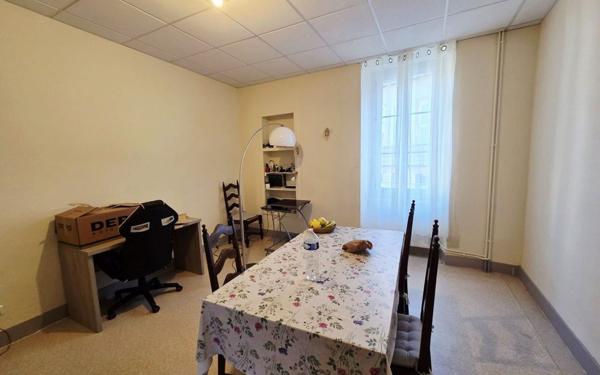 Immeuble à vendre    12 pièces • 220,39 m2 Mende