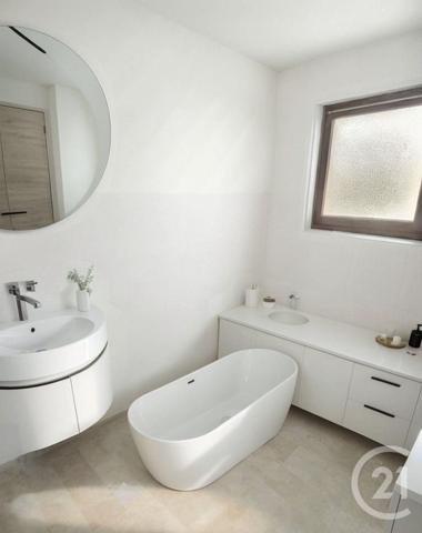 Appartement F3 à vendre  3 pièces - 63 m2 FREJUS - 83