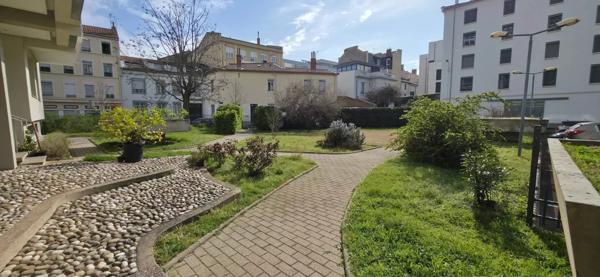 Lyon 6ᵉ – T3 lumineux de 74 m² en RDC surélevé – Résidence avec jardin