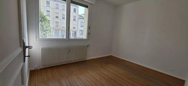 Lyon 6ᵉ – T3 lumineux de 74 m² en RDC surélevé – Résidence avec jardin