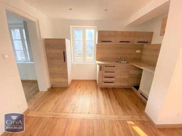 Appartement à louer 3 pièces 46.96m² Laon (02000)