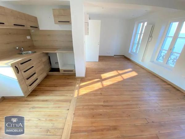 Appartement à louer 3 pièces 46.96m² Laon (02000)