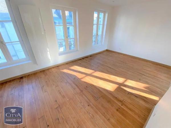 Appartement à louer 3 pièces 46.96m² Laon (02000)
