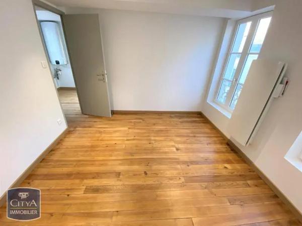 Appartement à louer 3 pièces 46.96m² Laon (02000)