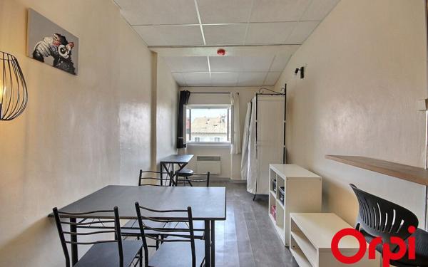 Appartement à louer    1 pièce • 29,82 m2 Marseille 1