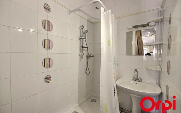 Appartement à louer    1 pièce • 29,82 m2 Marseille 1