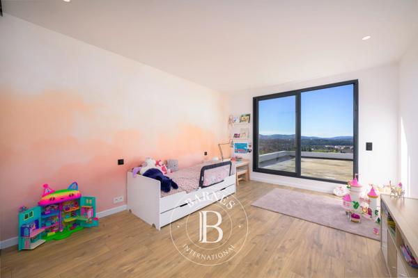 Mouans-Sartoux, Villa 3 Chambres -  250 m² à vendre