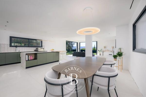 Mouans-Sartoux, Villa 3 Chambres -  250 m² à vendre