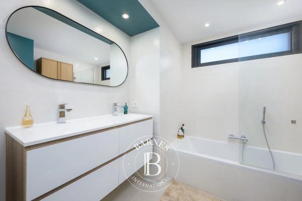 Mouans-Sartoux, Villa 3 Chambres -  250 m² à vendre